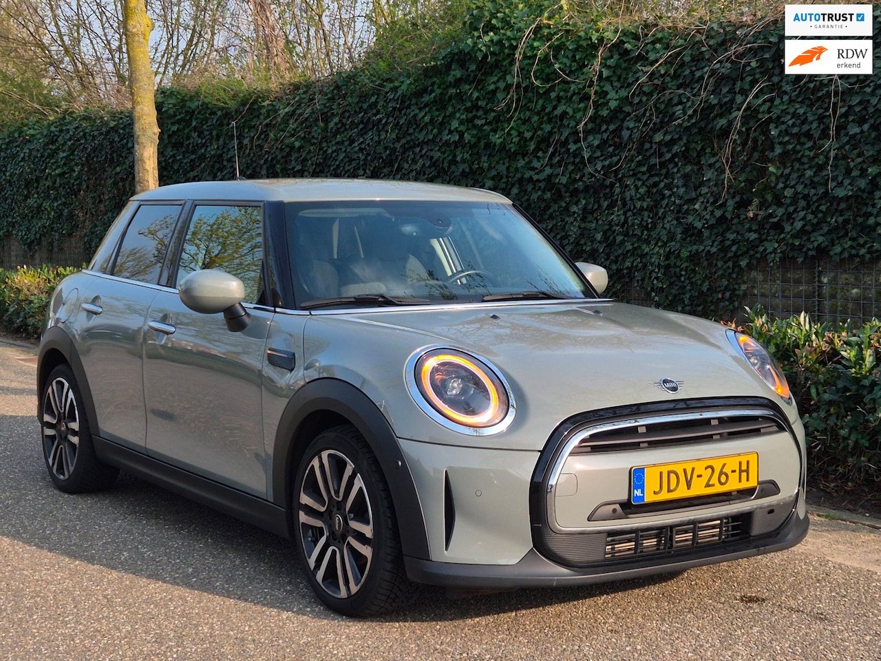 MINI John Cooper Works - F55 LCI One New model Camera Apple CarPlay Cruise LED RIJKLAAR Mini 1.5 One - AutoWereld.nl