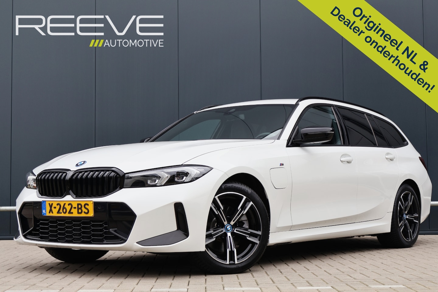 BMW 3-serie Touring - 320e | M Sport LCI | Leer / Alcantara | Trekhaak afn. | Live Cockpit Plus | DAB+ | Stoelve - AutoWereld.nl