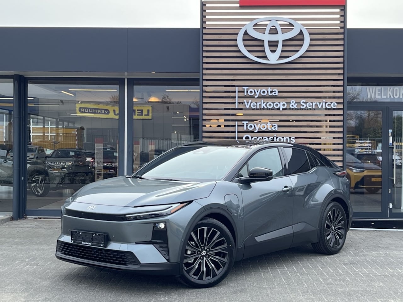Toyota C-HR - Executive AWD 77 kWh Executive Plus | Direct leverbaar - AutoWereld.nl