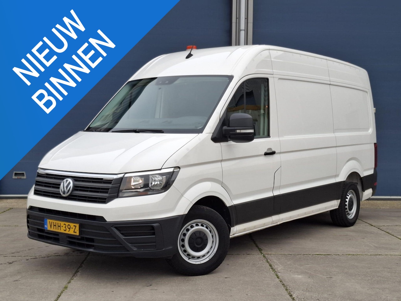 Volkswagen Crafter - 35 2.0 TDI L3H3 AIRCO / CRUISE CONTROLE / CARPLAY / CAMERA / TREKHAAK - AutoWereld.nl