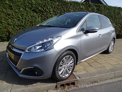 Peugeot 208 - 1.2 PT ALLURE -VOL Automaat-110 Pk-Carplay-Navi-Pano-Clima-Cruise-Pdc-Blth