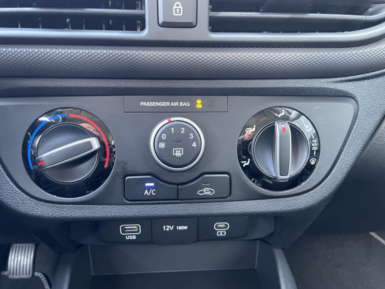 Hyundai i10 - 1.0 Comfort *RIJKLAARPRIJS*