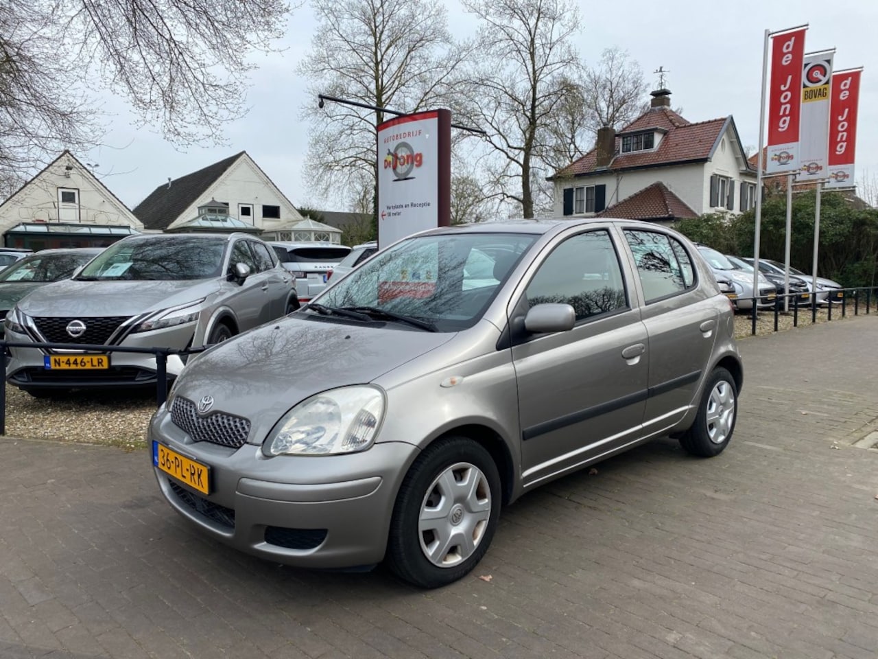 Toyota Yaris - 1.3 VVT-I SOL 5-DEURS / AIRCO / TREKHAAK / RADIO-CD / METALLIC / ELEK. RAMEN - AutoWereld.nl