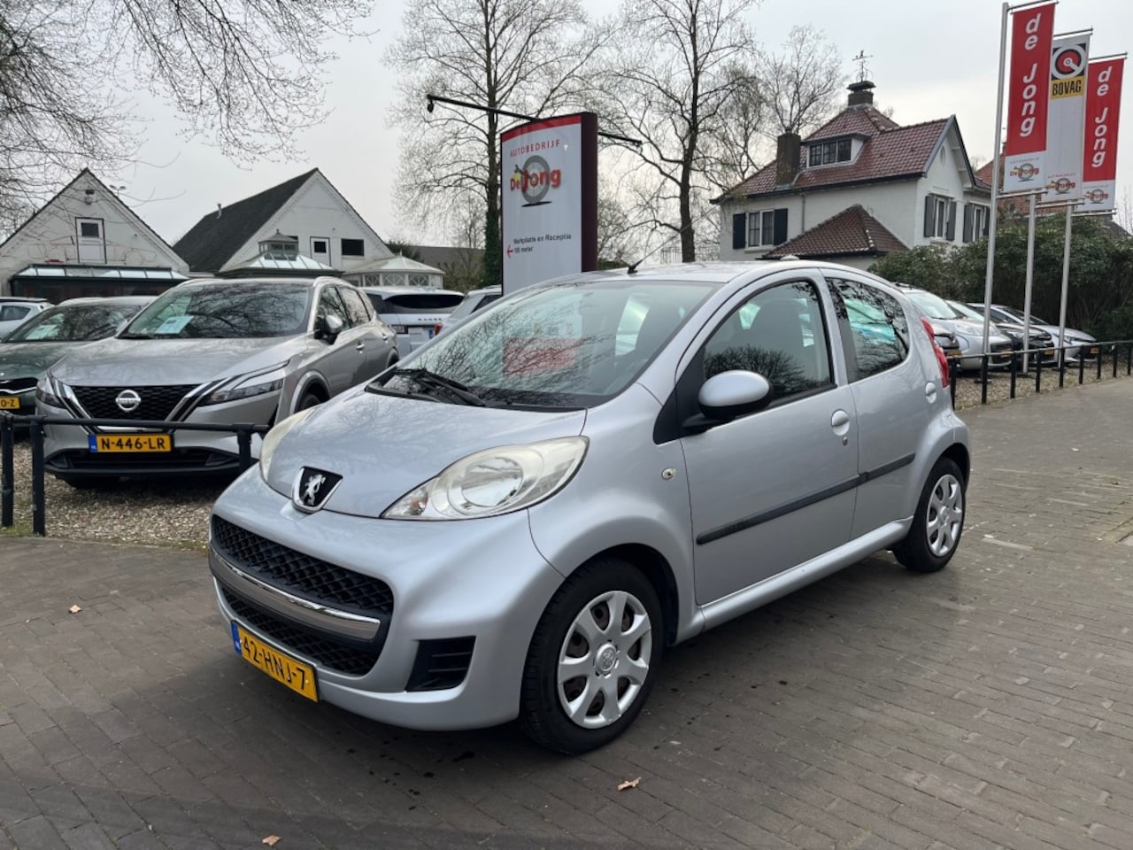 Peugeot 107 - 1.0-12V SUBLIME 5-DEURS / AIRCO / RADIO-CD-AUX / METALLIC / ELEK. RAMEN - AutoWereld.nl