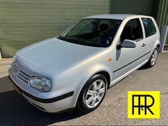 Volkswagen Golf - 1.6