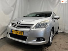 Toyota Verso - 1.8 VVT-i Aspiration - Rechter Front Schade