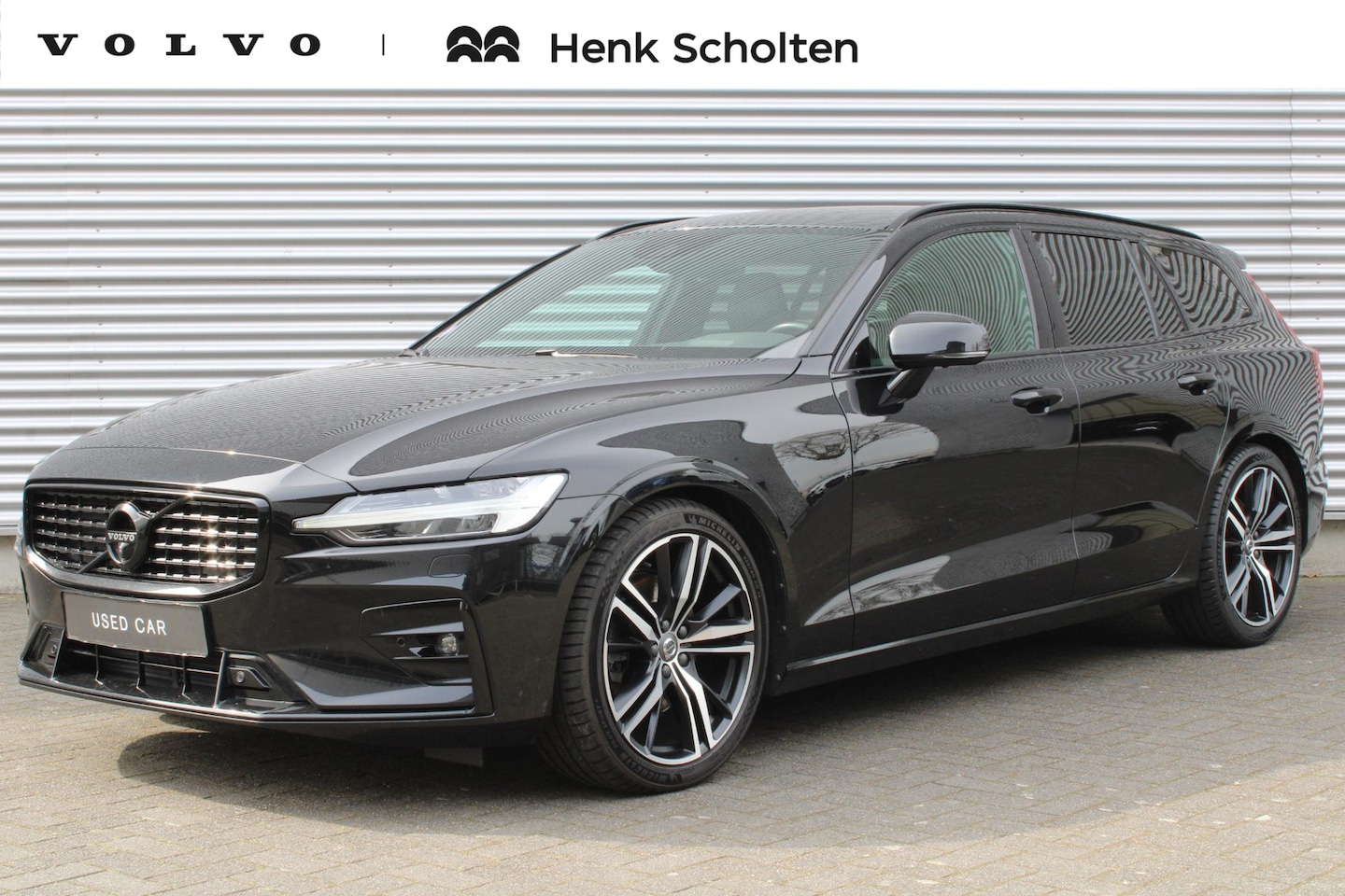 Volvo V60 - B3 R-Design | Sportstoelen | Harman Kardon | Adaptieve Bochtverlichting | 19'' Lichtmetale - AutoWereld.nl