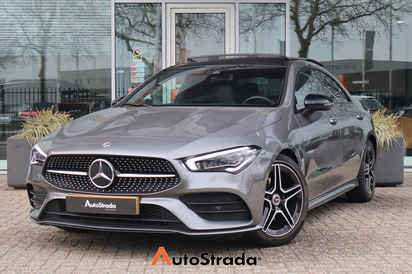 Mercedes-Benz CLA-Klasse - Coupé 180 AMG-Line 136pk | Cruise | Pano | Camera | Sfeer | Navi | Carplay | Keyless | Cli - AutoWereld.nl