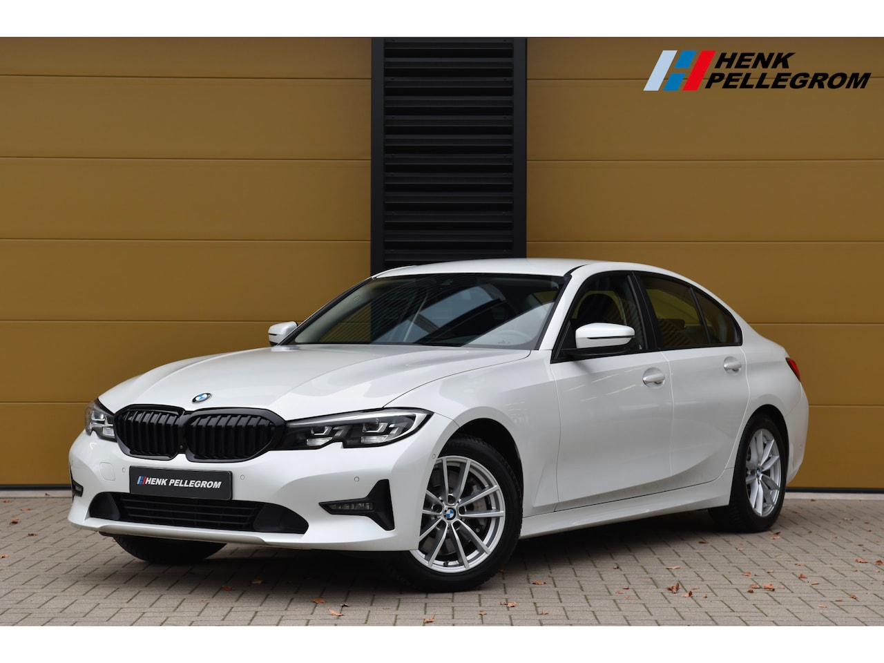 BMW 3-serie - 330i Executive Edition * Harman / Kardon * Live Cockpit Proffesional * Camera * - AutoWereld.nl