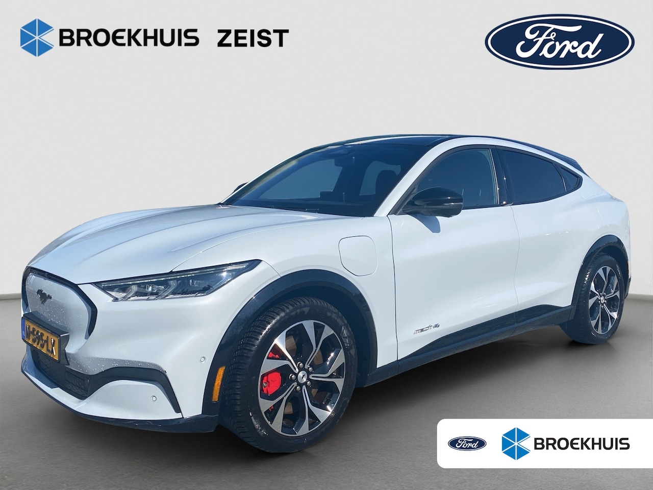 Ford Mustang Mach-E - AWD 75 kWh | Pano-dak | B&O audio | Standkachel | 360 Camera | Leder | Stuur, Stoel en Voo - AutoWereld.nl