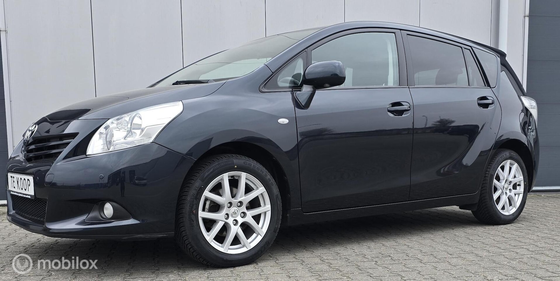 Toyota Verso - 1.8 VVT-i Dynamic Business 1.8 VVT-i Dynamic Business - AutoWereld.nl