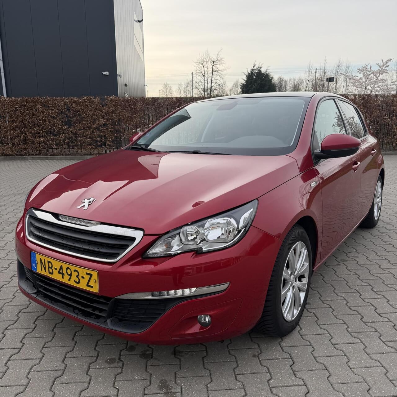 Peugeot 308 - 1.2 Allure 2017 | Panoramadak | NW APK ! - AutoWereld.nl