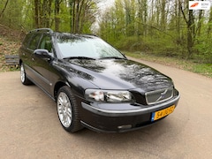 Volvo V70 - 2.4 T AWD 7-Persoons/Nwe Distributie&APK