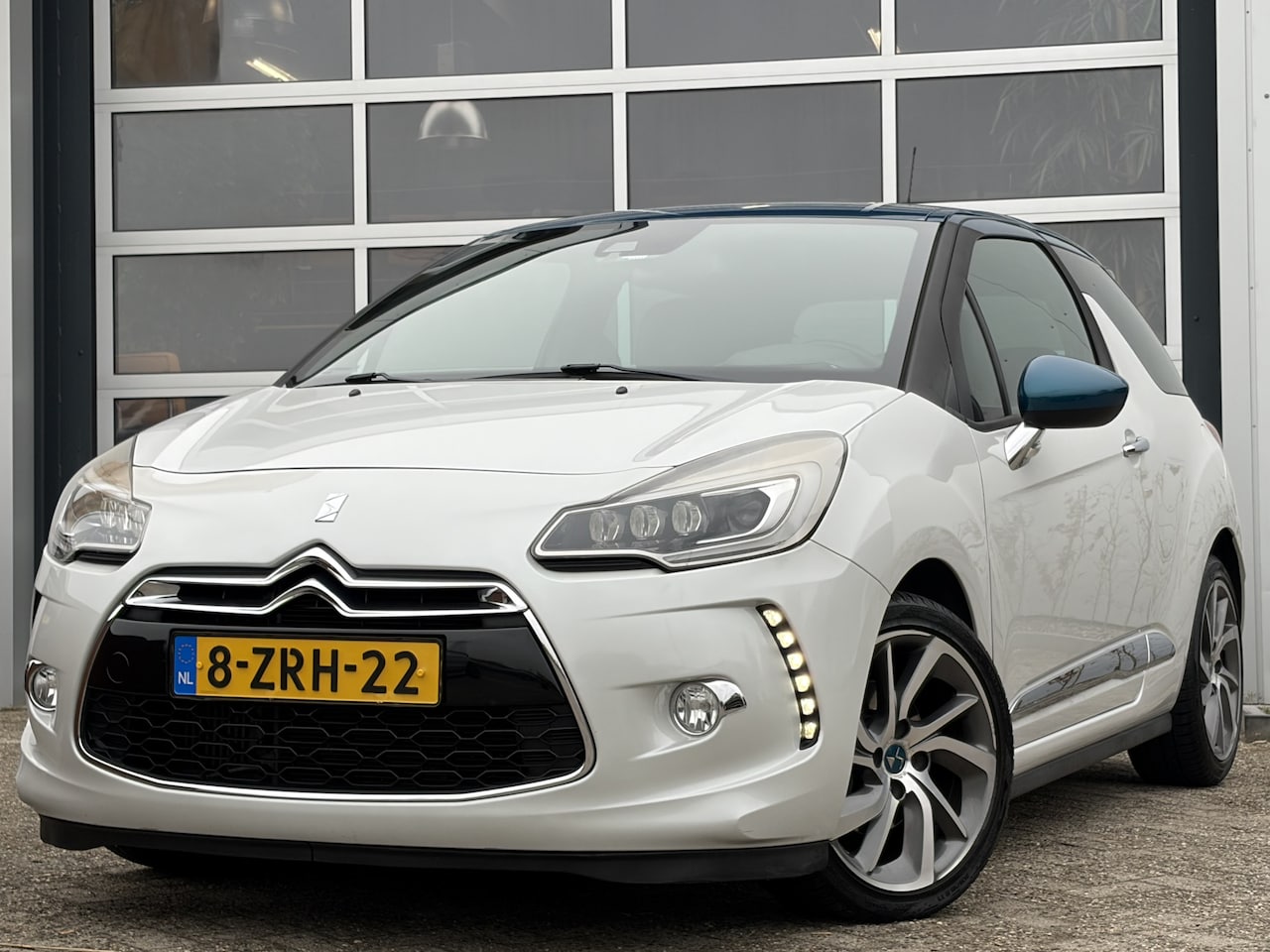 Citroën DS3 - 1.6 e-BlueActive Sport Chic 165pk | Achteruitrijcamera | Bluetooth | Cruise control | Lede - AutoWereld.nl