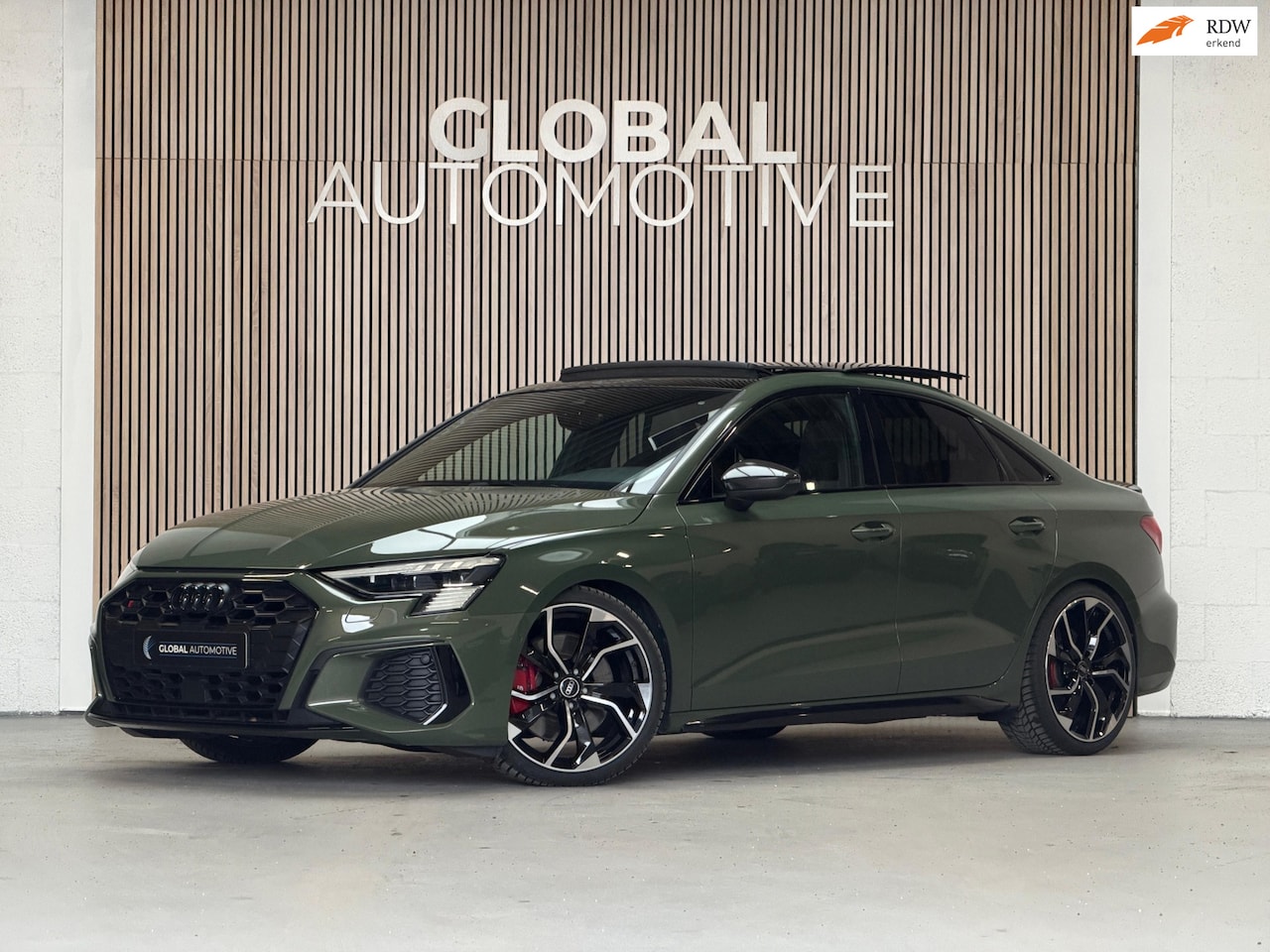 Audi S3 - Limousine 2.0 TFSI S3 QUATTRO - 310PK - B&O - CARBON PAKKET - AUDI EXCLUSIVE - SCHAALSTOEL - AutoWereld.nl