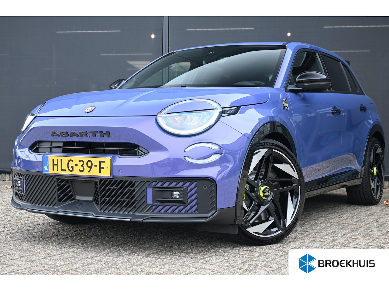 Abarth 600e - Scorpionissima 54 kWh 280pk | SABELT-Seats | Torsen-Sper differentieel | Adaptive Cruise | - AutoWereld.nl