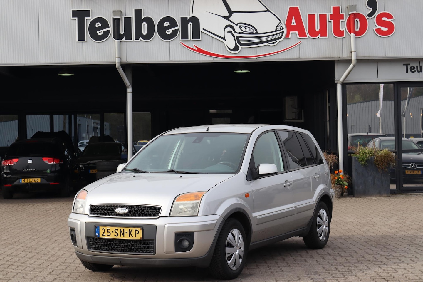 Ford Fusion - 1.4-16V Futura Airco, Elektrische ramen, Radio cd speler - AutoWereld.nl