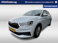 Skoda Fabia - 1.0 TSI Ambition DSG Automaat Navigatie / Smartlink wireless / Parkeersensoren / lichtmeta