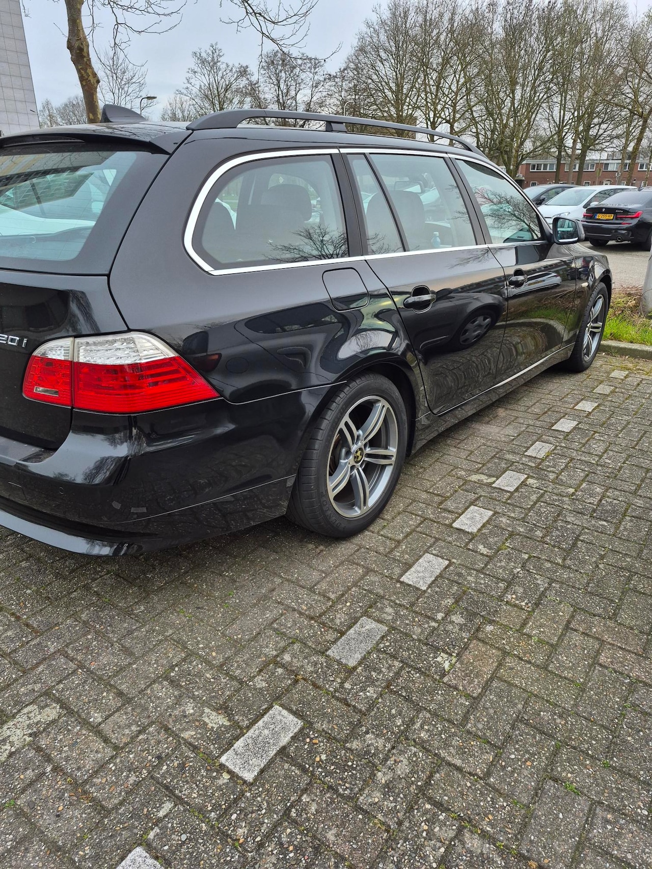 BMW 5-serie Touring - 520i Corporate Lease Business Line Edition II NIEUWE APK TM 7-5-2026 - AutoWereld.nl