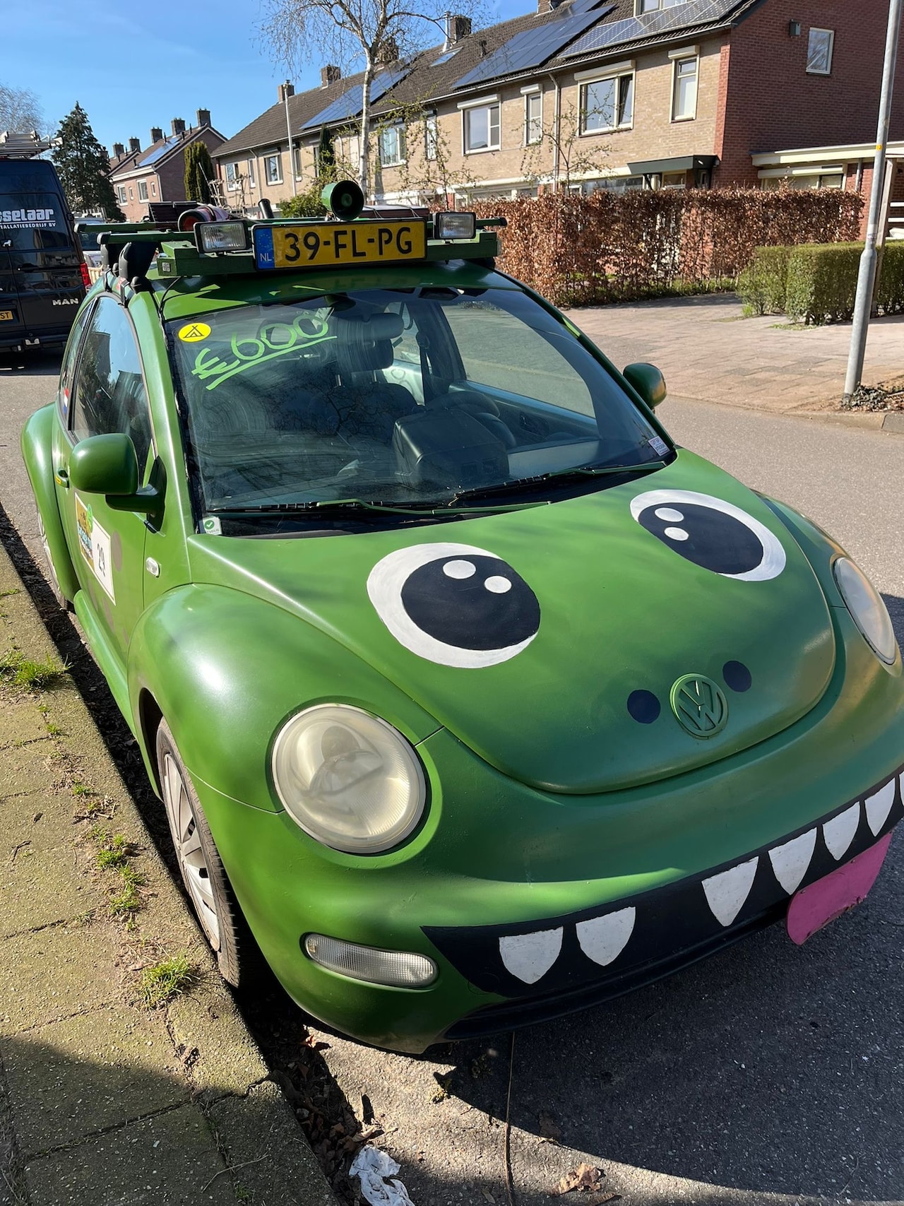 Volkswagen New Beetle - 2.0 Highline - AutoWereld.nl