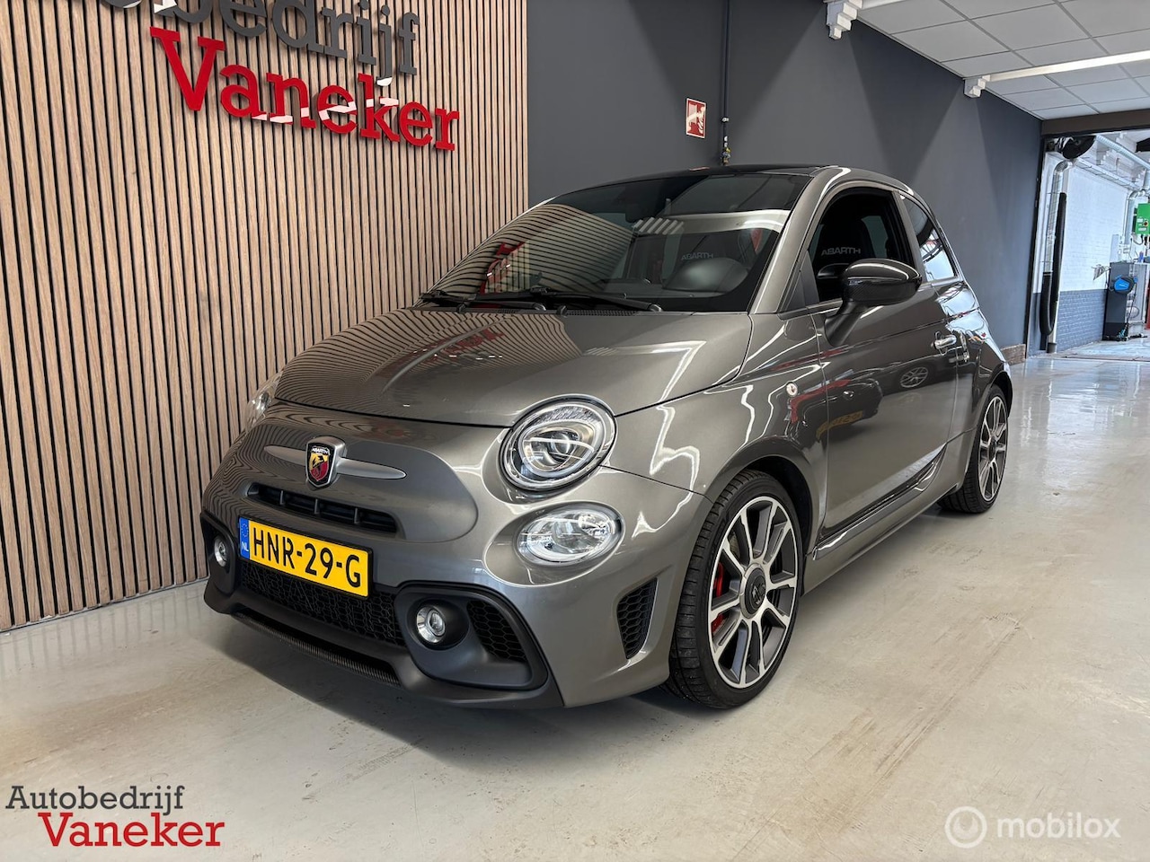 Abarth 595 - 1.4 T-Jet Abarth Turismo 70th Anniversary|Carbon|Carplay - AutoWereld.nl
