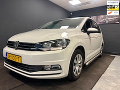 Volkswagen Touran - 2.0 TDI SCR AUTOMAAT NAVI NAP Parker-Sen. 8-2016 DSG RIJKLAAR