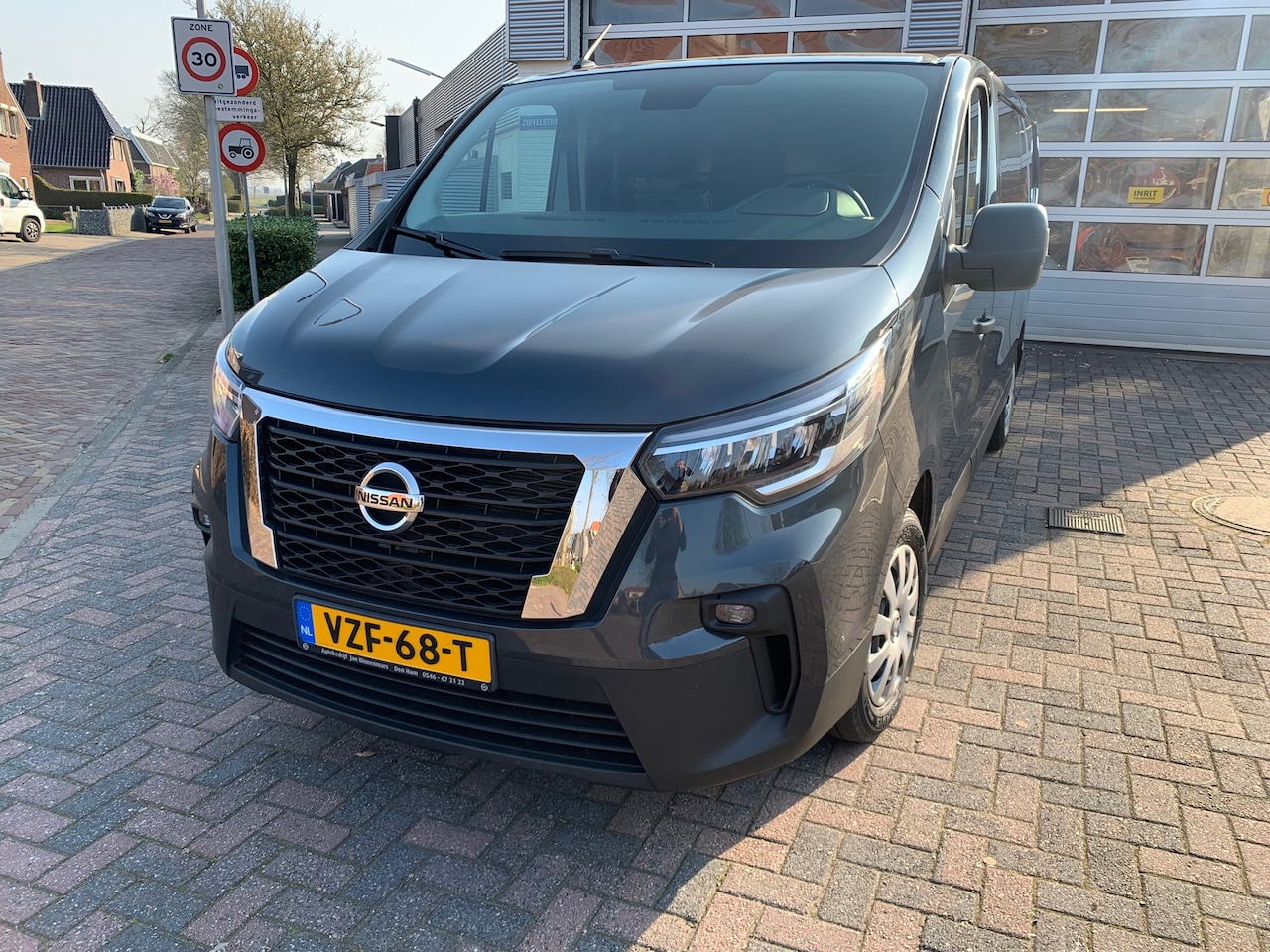 Nissan Primastar - 2.0 dCi L2H1 N-Connecta 2.0 dCi L2H1 N-Connecta - AutoWereld.nl