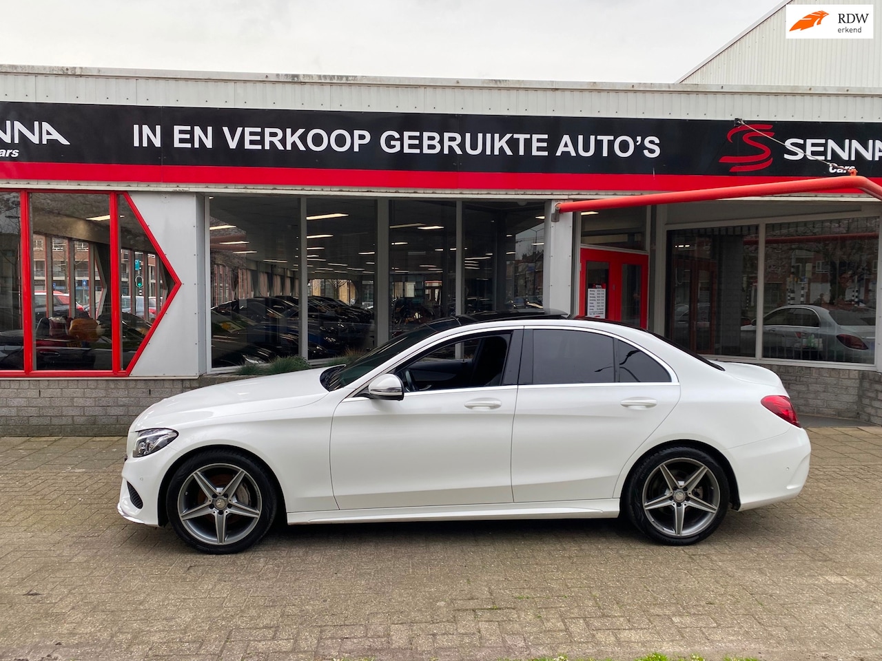 Mercedes-Benz C-klasse - 180 AMG pakket - Pano - Burmester - Inr Mog !! - AutoWereld.nl