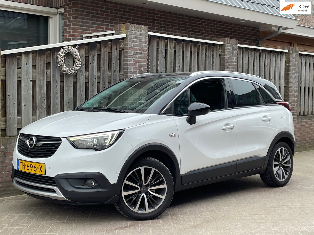 Opel Crossland X - 1.2 Turbo Innovation AUTOMAAT, panoramadak, Cruise, Camera - AutoWereld.nl