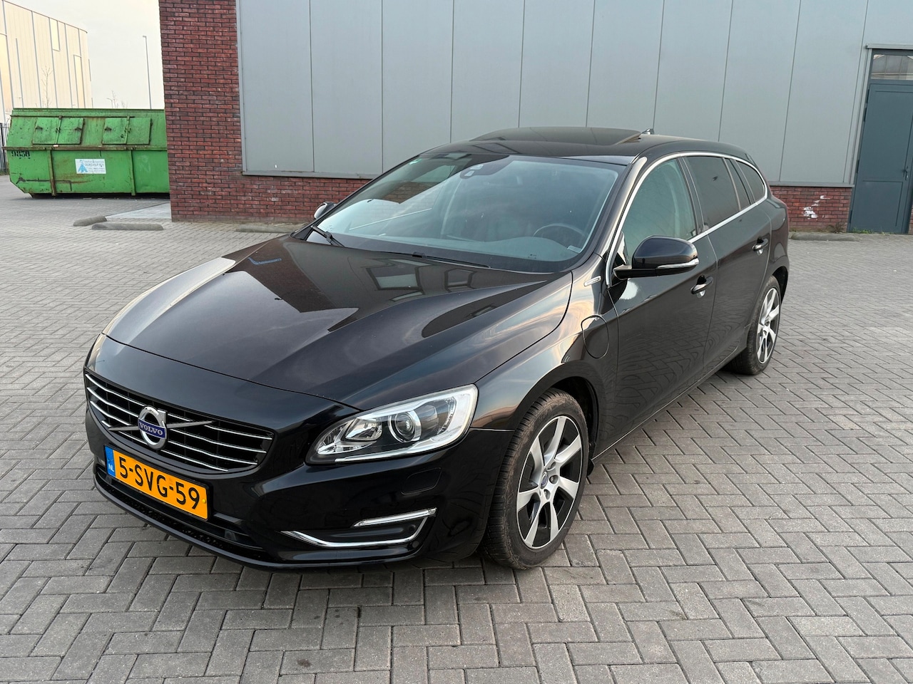 Volvo V60 - 2.4 D6 AWD Plug-In Hybrid Summum 211.000 Nap Clima Leer Schuifdak Zwart 2013 - AutoWereld.nl