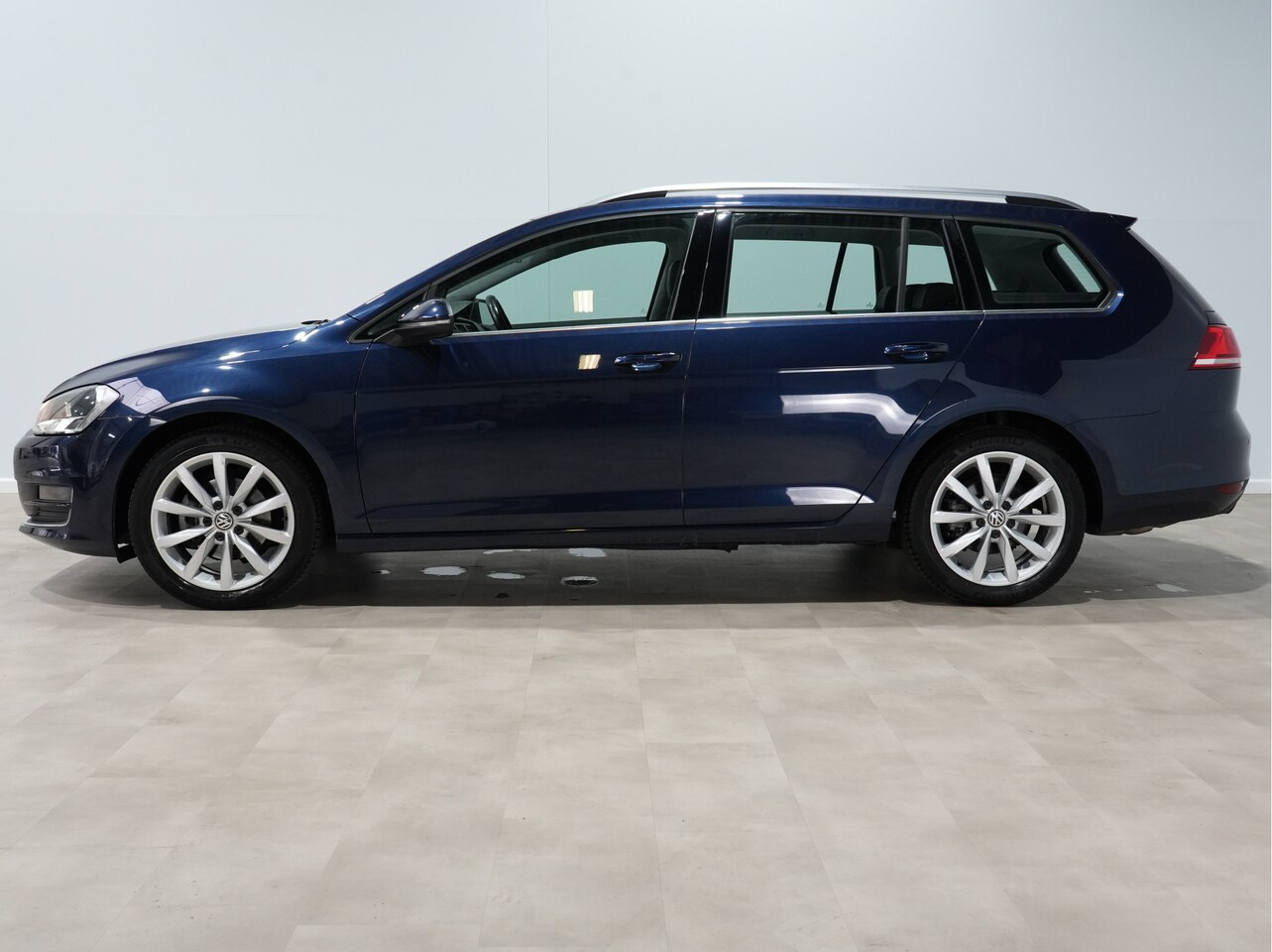 Volkswagen Golf Variant - 1.4 TSI 122pk Highline Executive / 1e Eigenaar! / Navigatie / Trekhaak 27 - AutoWereld.nl