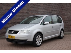 Volkswagen Touran - 1.6-16V FSI Optive I, airco, seer nette auto, trekhaak, 5 zits