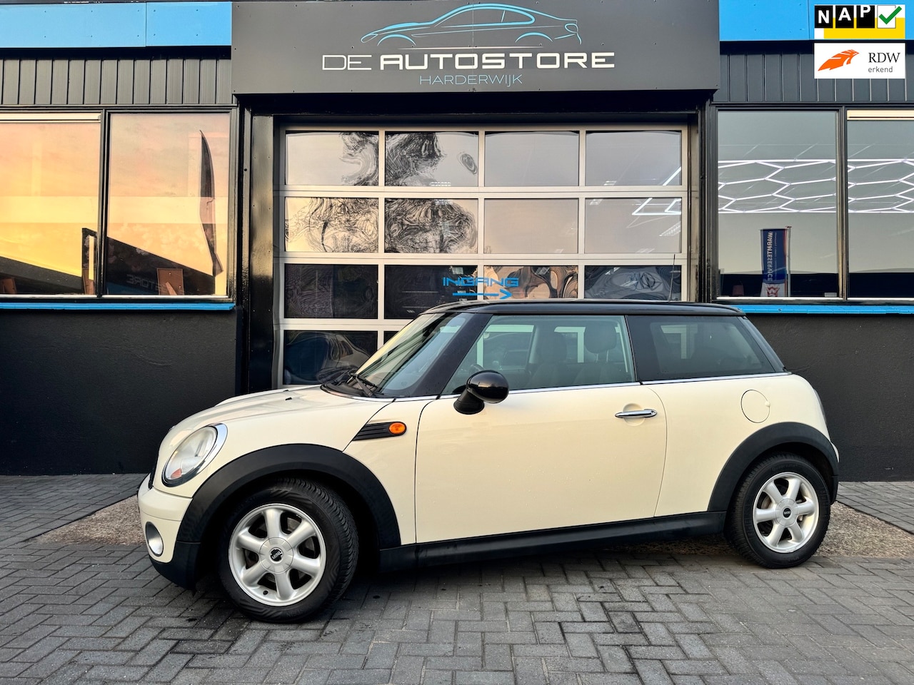 MINI Cooper - Mini 1.6 Business Line 2e Eig Airco Cruise bury Bleutooth Zeer nette Auto!!! - AutoWereld.nl