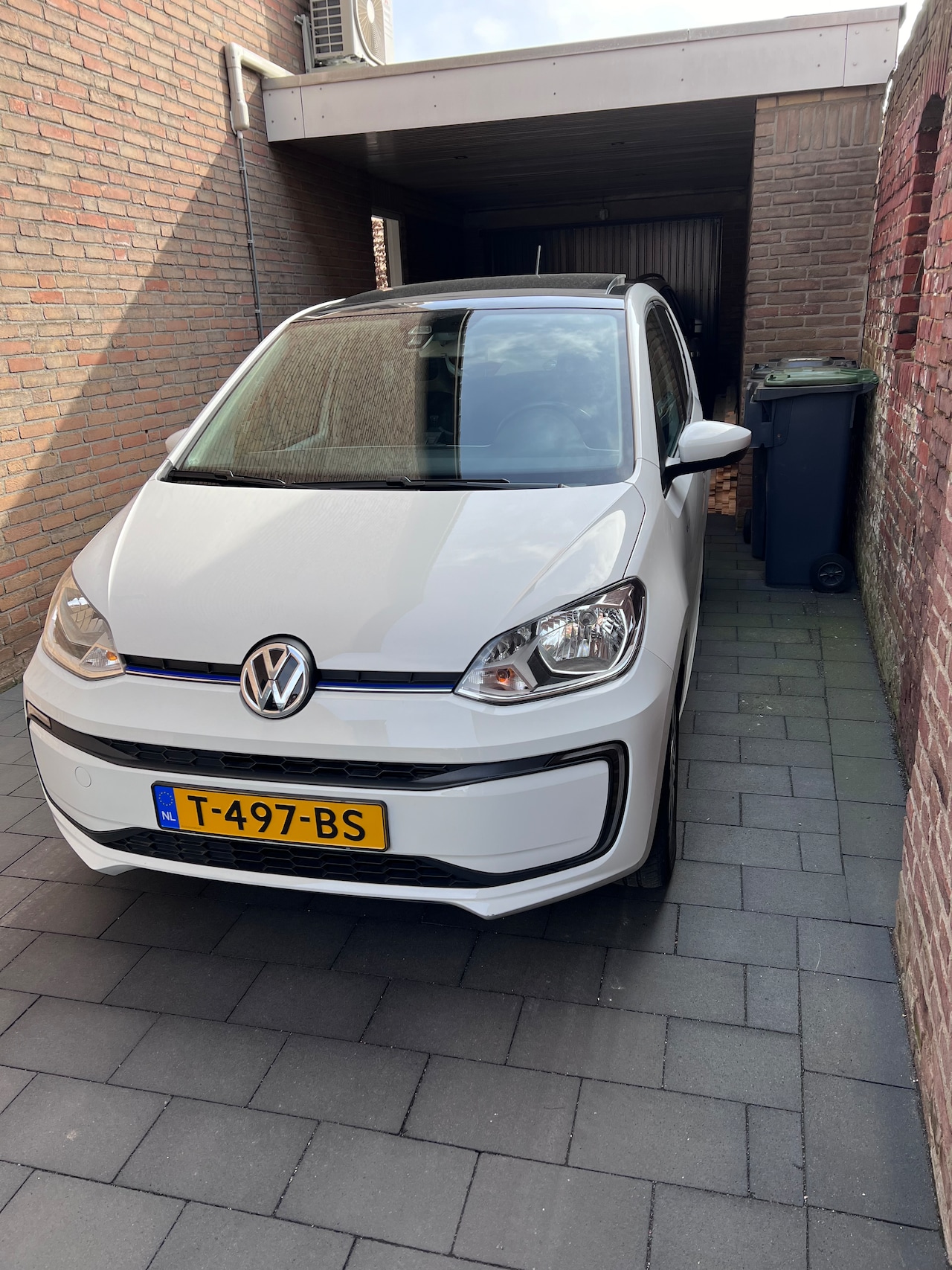 Volkswagen e-Up! - e-up Heel compleet met climate control, schuif/kantel dak, achteruitrijcamera en aftermarket Ap - AutoWereld.nl