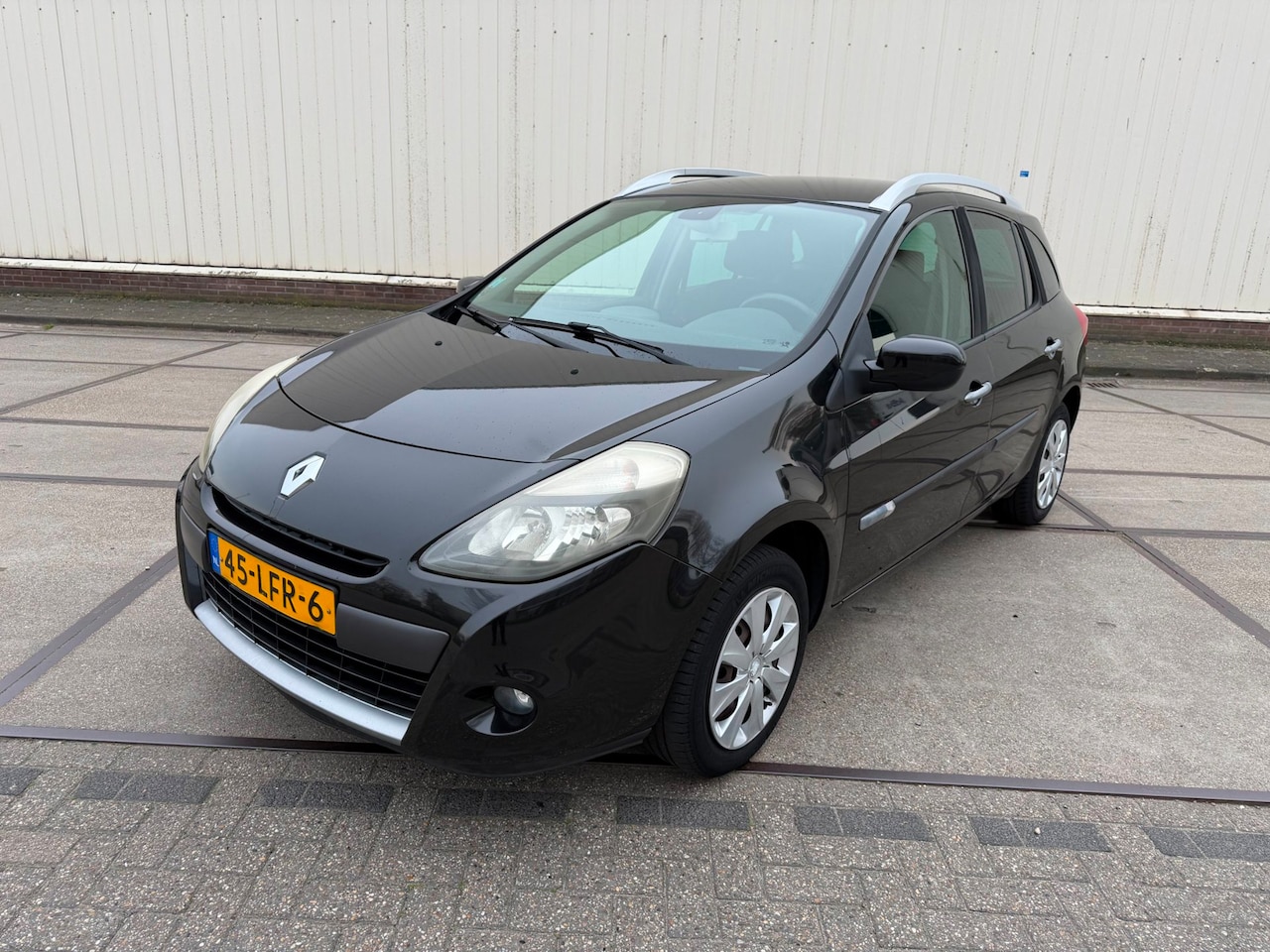 Renault Clio Estate - 1.2 TCE Sélection Business 1.2 TCE Sélection Business - AutoWereld.nl