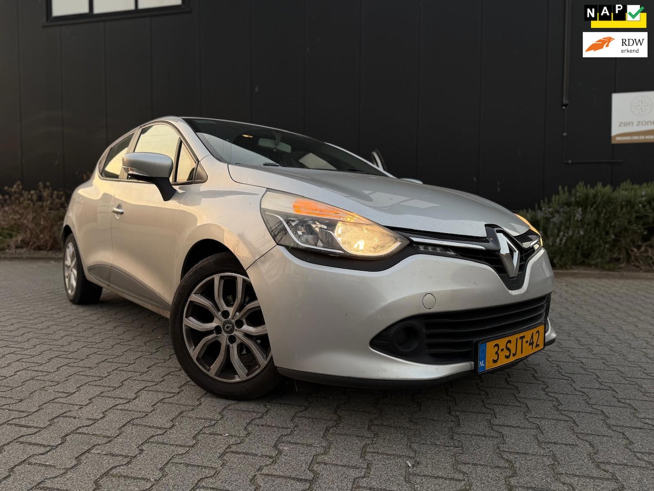 Renault Clio - 0.9 TCe Expression 0.9 TCe Expression - AutoWereld.nl