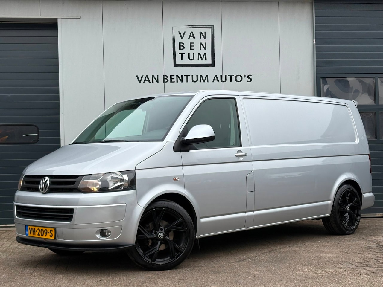 Volkswagen Transporter - 2.0TDI 140pk Autom. L2H1 Leder Airco Carplay - AutoWereld.nl
