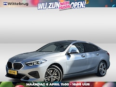 BMW 2-serie Gran Coupé - 220i / Pano / Navigatie / App connect / Camera / Parkeersensoren V+A / Lichtmetaal 17 inch