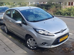 Ford Fiesta - 1.25 Limited Voor+achterruitverwarming&Stoelverwarming