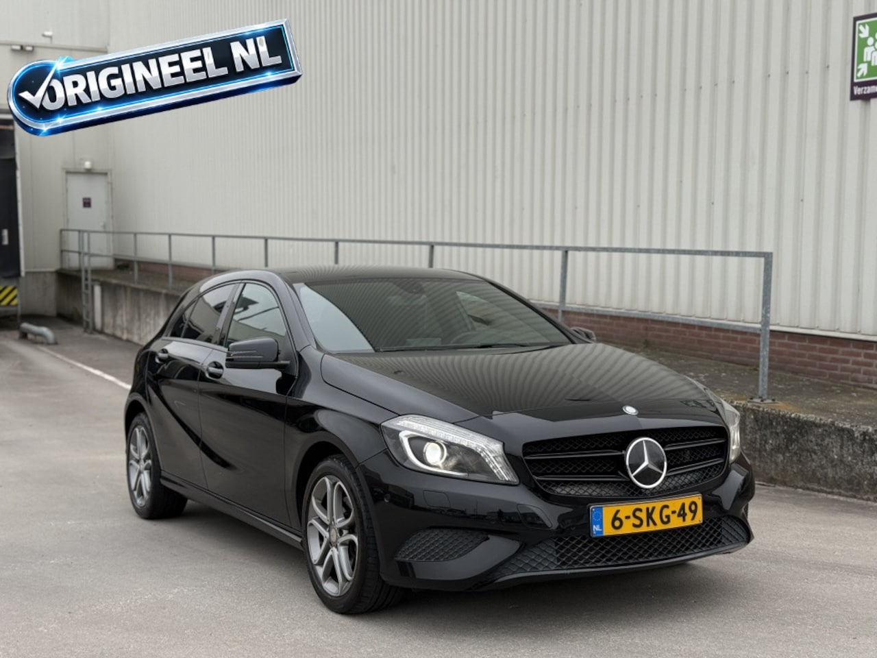 Mercedes-Benz A-klasse - 180 Ambition I LED I Automaat I Scorpion Uitlaat - AutoWereld.nl