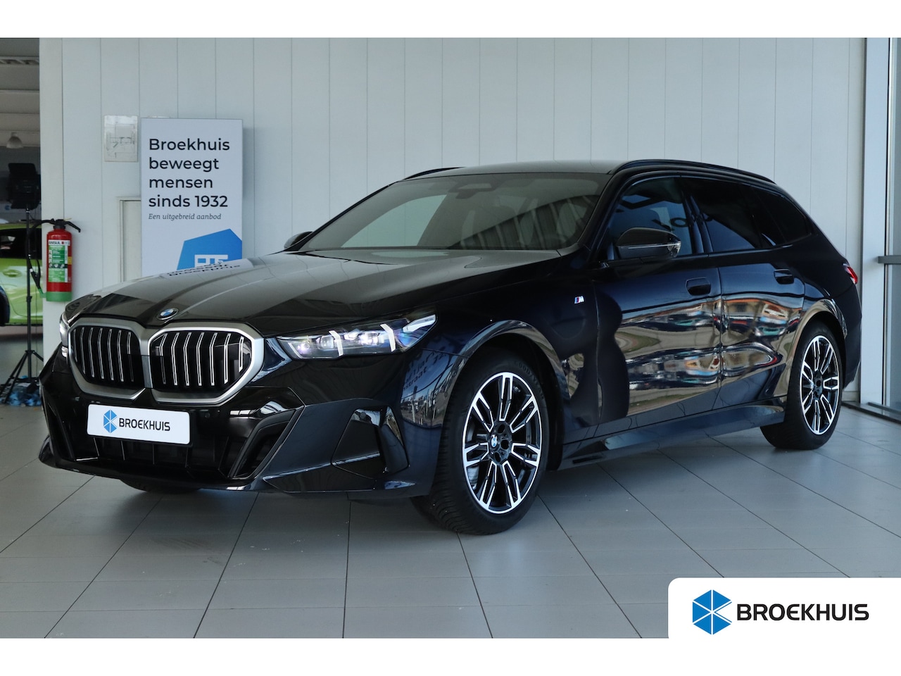 BMW 5-serie Touring - 520i | Adapt. Cruise | Stoelventilatie | Harman & Kardon | Pano | HUD | 360 Camera | Memor - AutoWereld.nl