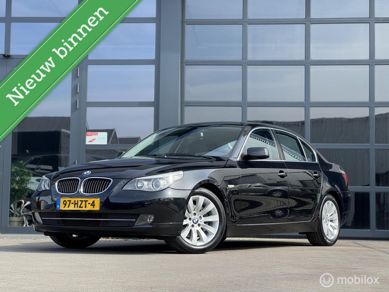 BMW 5-serie - 523i LCI Org, NL TREKHAAK / LEER / AUT / PDC - AutoWereld.nl