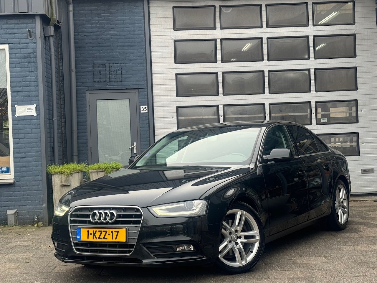 Audi A4 Limousine - 1.8 TFSIe Edition | Clima | Navi | Cruise - AutoWereld.nl