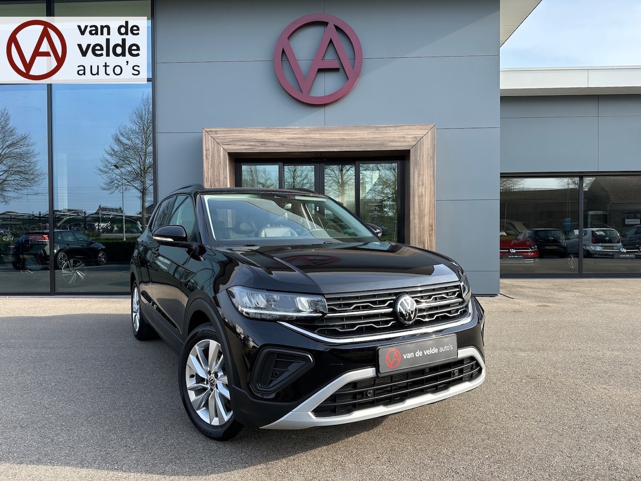 Volkswagen T-Cross - 1.0 TSI Life | Navi | Climate | Led | Stoelverwarming | Adap. Cruise | 4-Season | Rijklaar - AutoWereld.nl