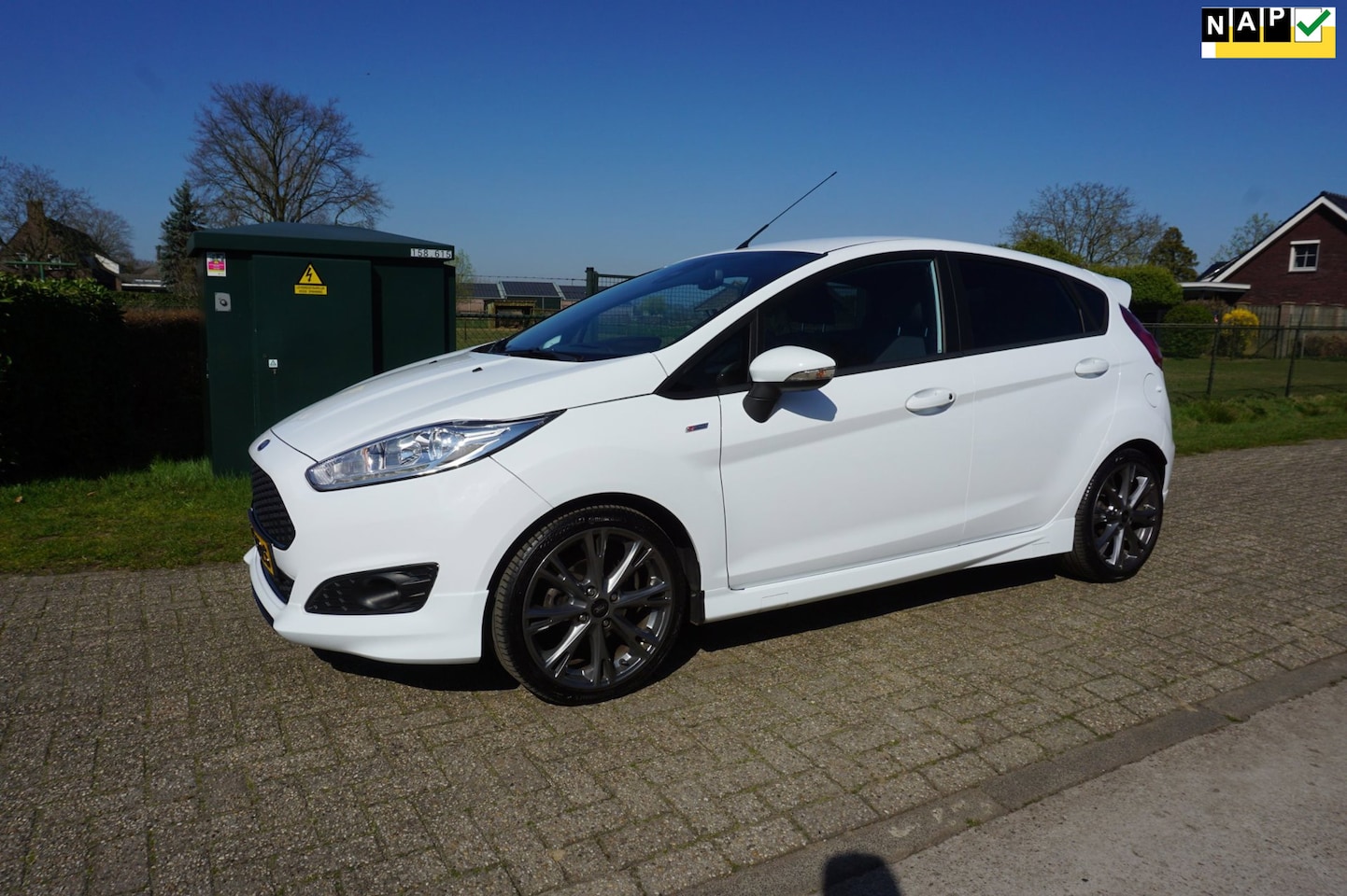 Ford Fiesta - 1.0 EcoBoost ST Line dealer onderhouden - AutoWereld.nl