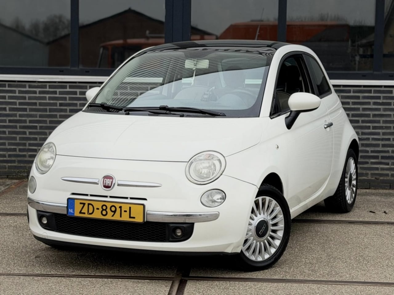Fiat 500 - 1.4-16V Lounge |PanoramaDak |Airco |Nieuwe APK - AutoWereld.nl