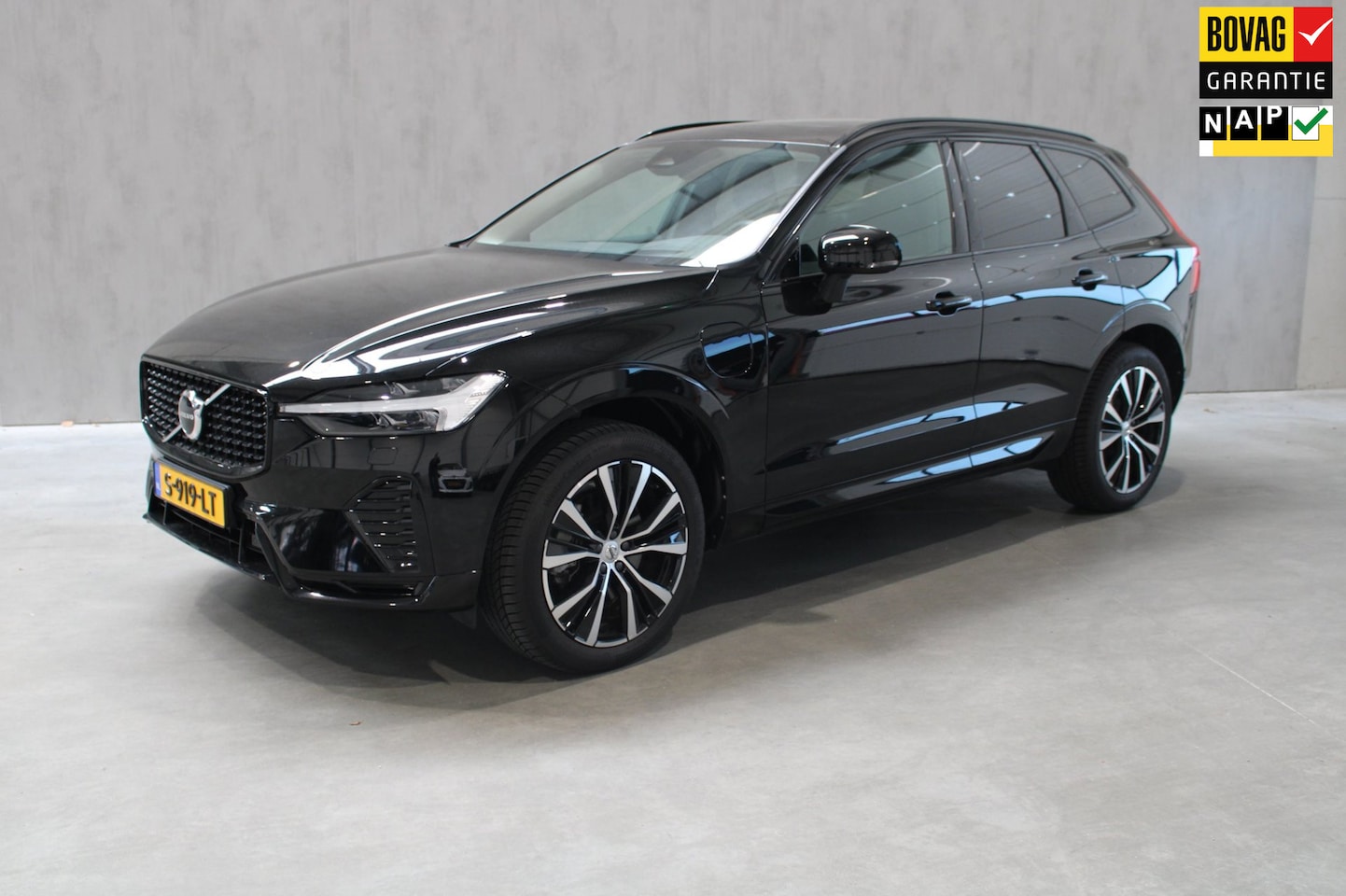 Volvo XC60 - 2.0 T8 Plug-in hybrid AWD Ultimate Dark Pano/Trekhaak/455PK Prijs is rijklaar - AutoWereld.nl