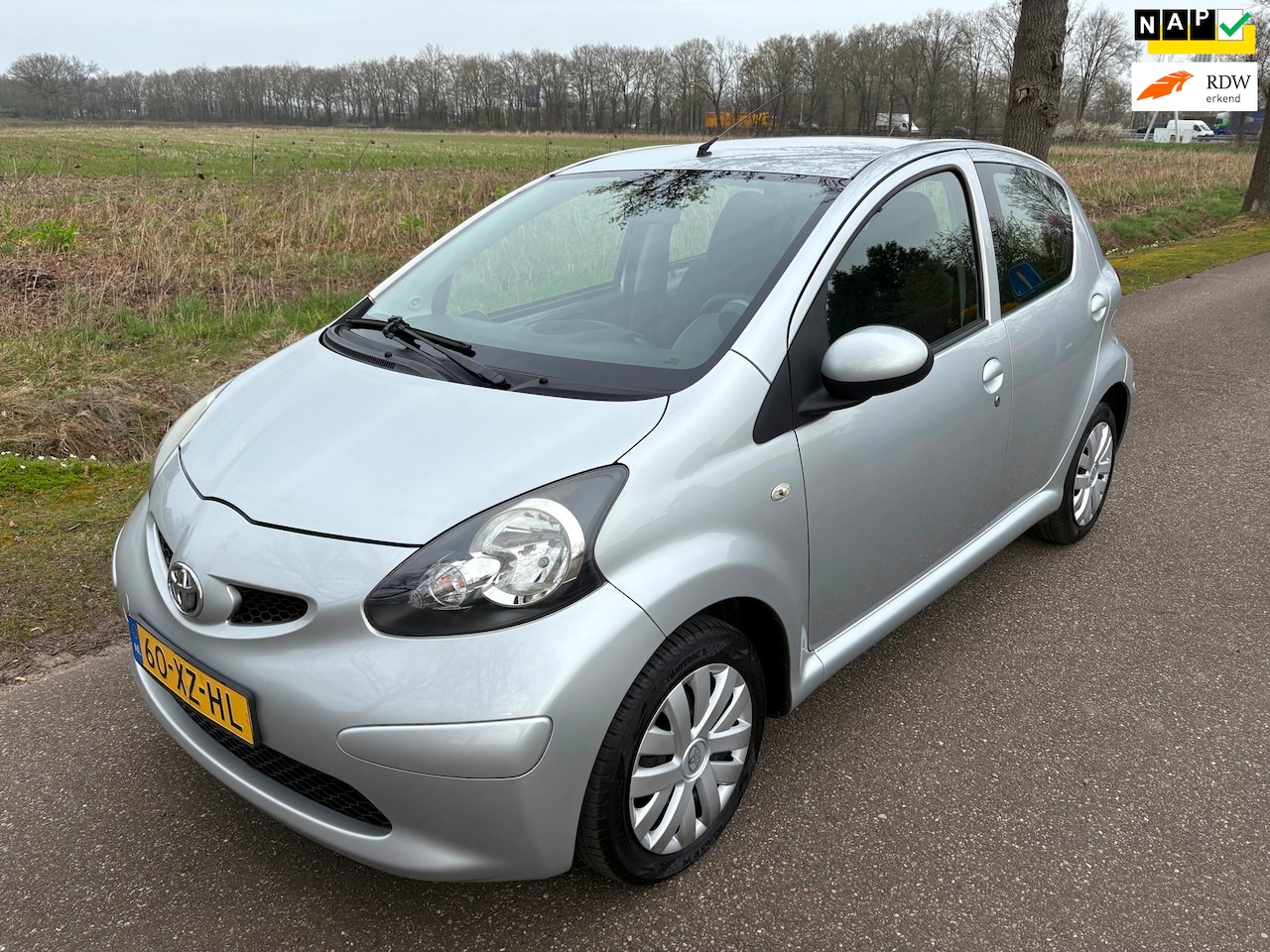 Toyota Aygo - 1.0-12V + APK/Elektr ramen/Originele km/N.A.P./Boekjes - AutoWereld.nl