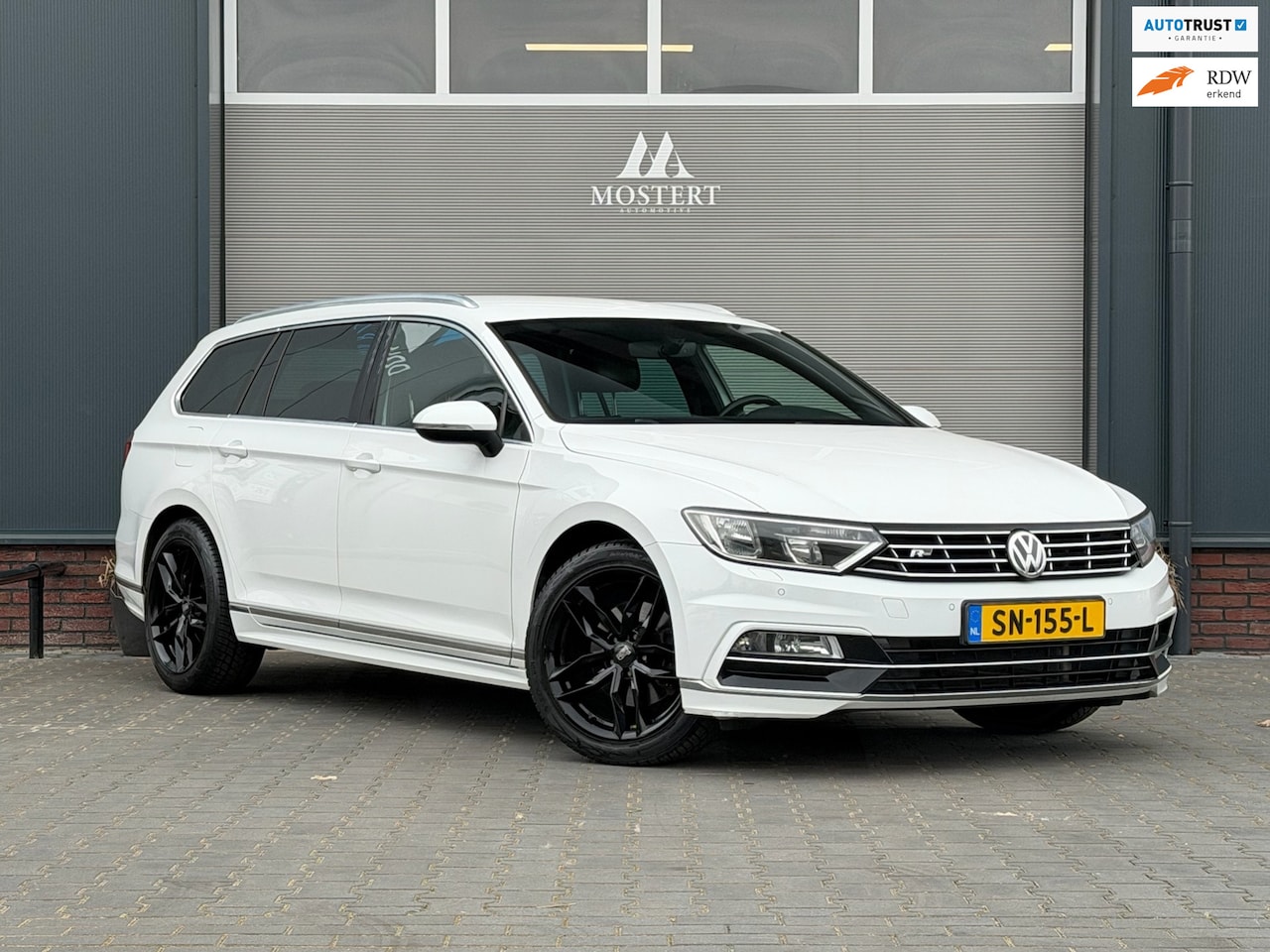 Volkswagen Passat Variant - 2.0 TSI/220pk 4Motion Highline|2015|2x R-line|Leder|Trekhaak|Zwarte hemel|R line|Adaptive - AutoWereld.nl