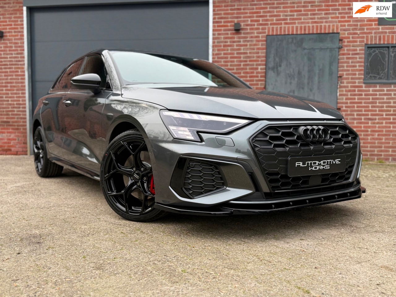 Audi A3 Sportback - 45 TFSI e S edition Competition l S3 style | RS Stoelen l ACC | Keyless | HUD | Sfeerverli - AutoWereld.nl